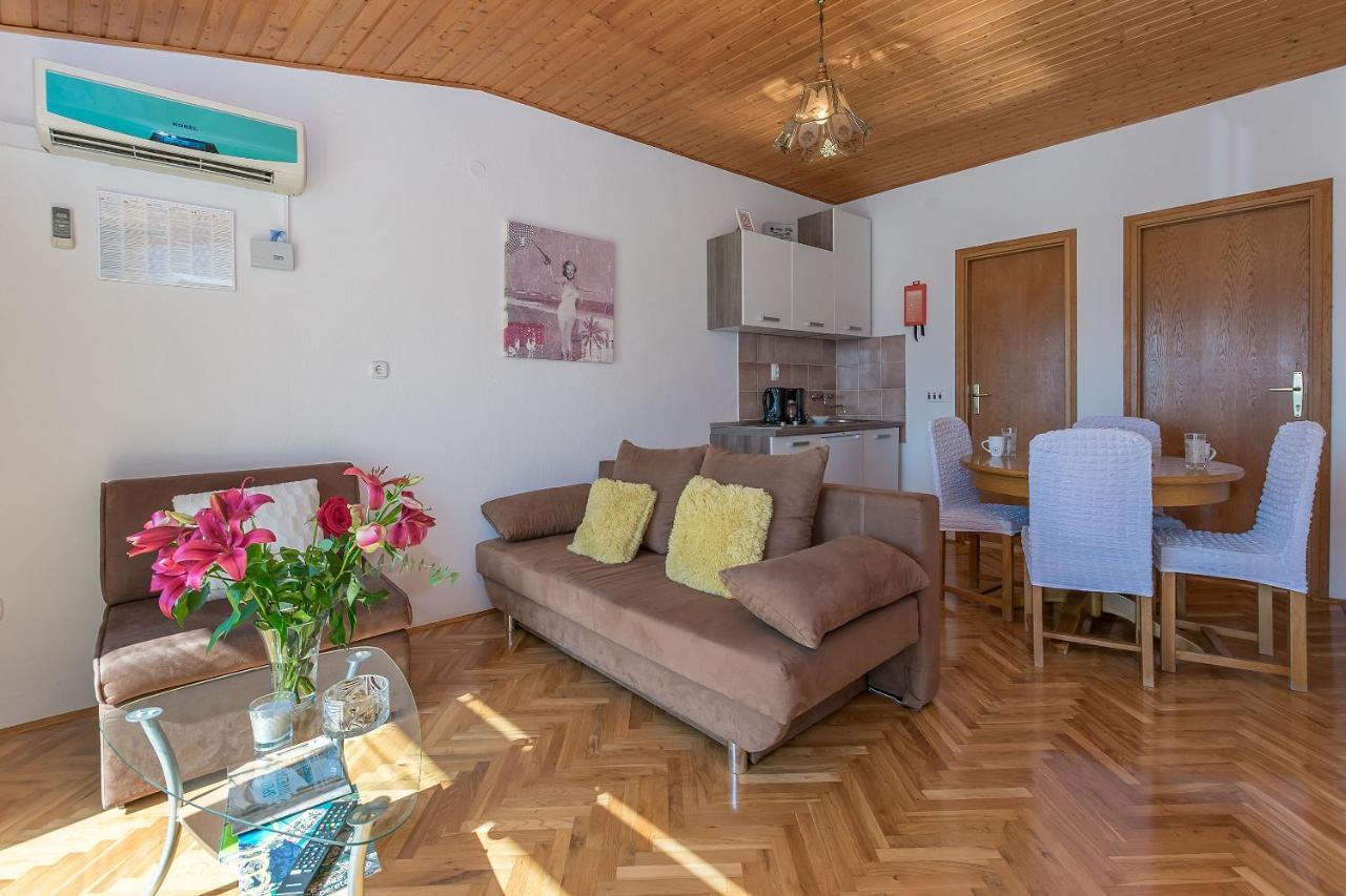 Apartments Clarus Mare Duce Exterior photo